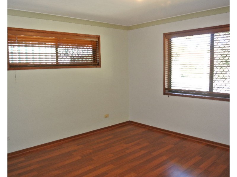 384 Winstanley Street, Carindale QLD 4152