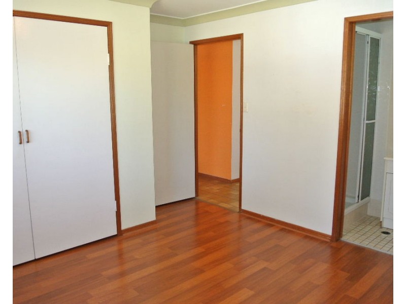 384 Winstanley Street, Carindale QLD 4152