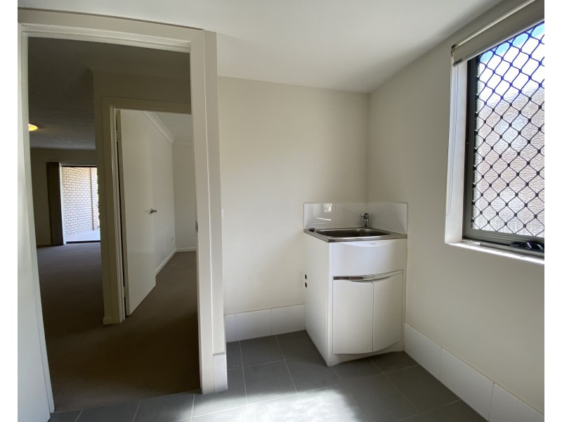 8/24 Dickenson Street, Carina QLD 4152