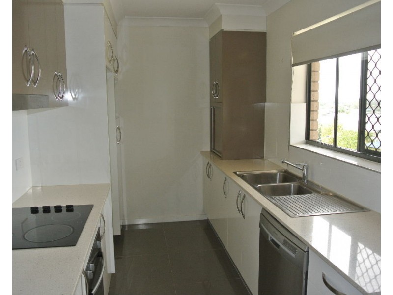 7/24 Dickenson Street, Carina QLD 4152