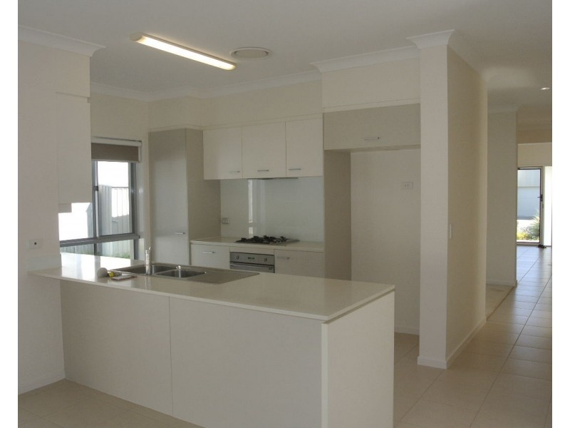 66 Highland Crescent, Belmont QLD 4153