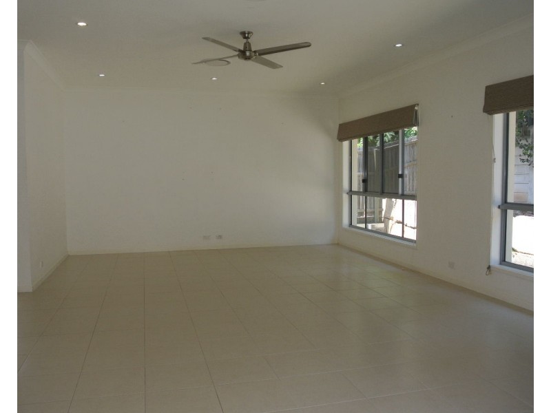 66 Highland Crescent, Belmont QLD 4153