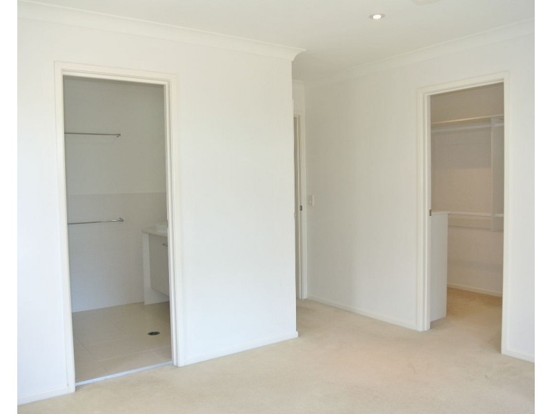 66 Highland Crescent, Belmont QLD 4153