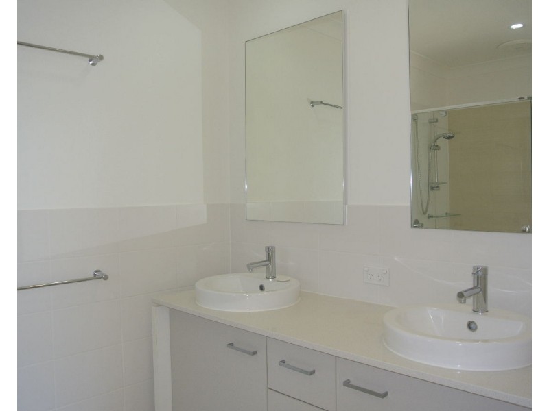 66 Highland Crescent, Belmont QLD 4153