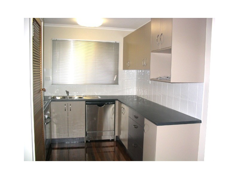 6 Owarra Avenue East, Ferny Hills QLD 4055