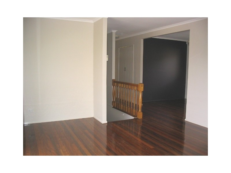 6 Owarra Avenue East, Ferny Hills QLD 4055