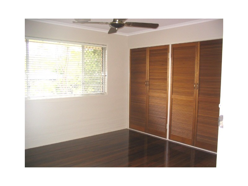 6 Owarra Avenue East, Ferny Hills QLD 4055