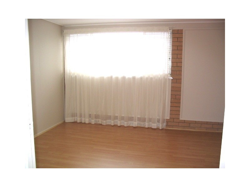 6 Owarra Avenue East, Ferny Hills QLD 4055