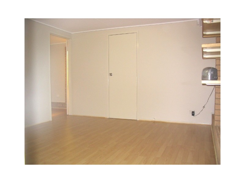 6 Owarra Avenue East, Ferny Hills QLD 4055