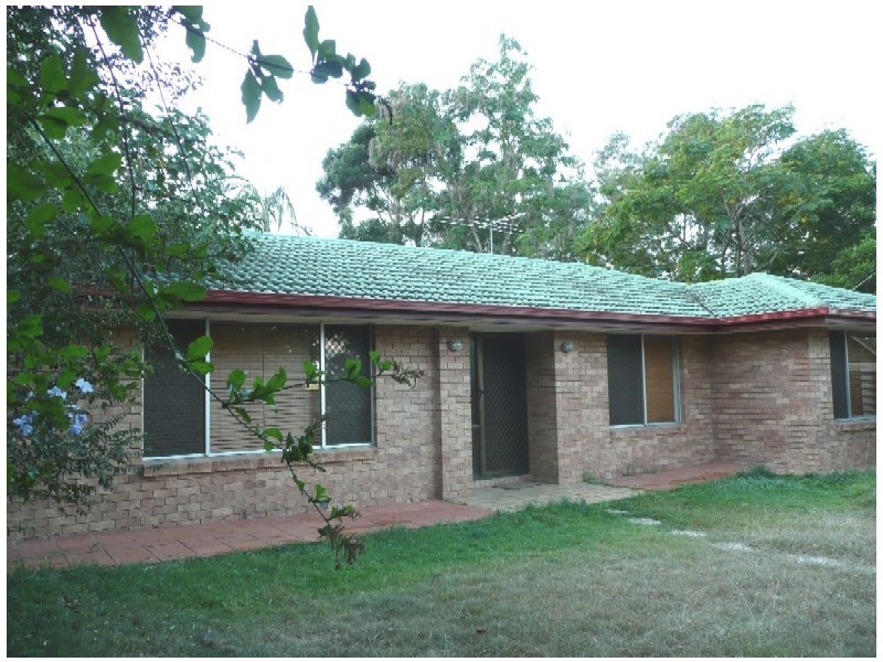 19 Caesar Road, Ferny Hills QLD 4055