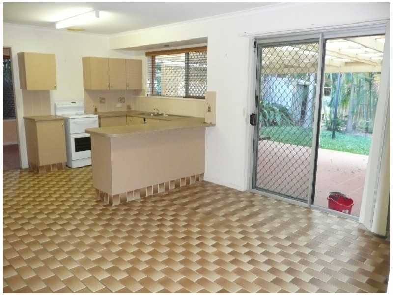 19 Caesar Road, Ferny Hills QLD 4055