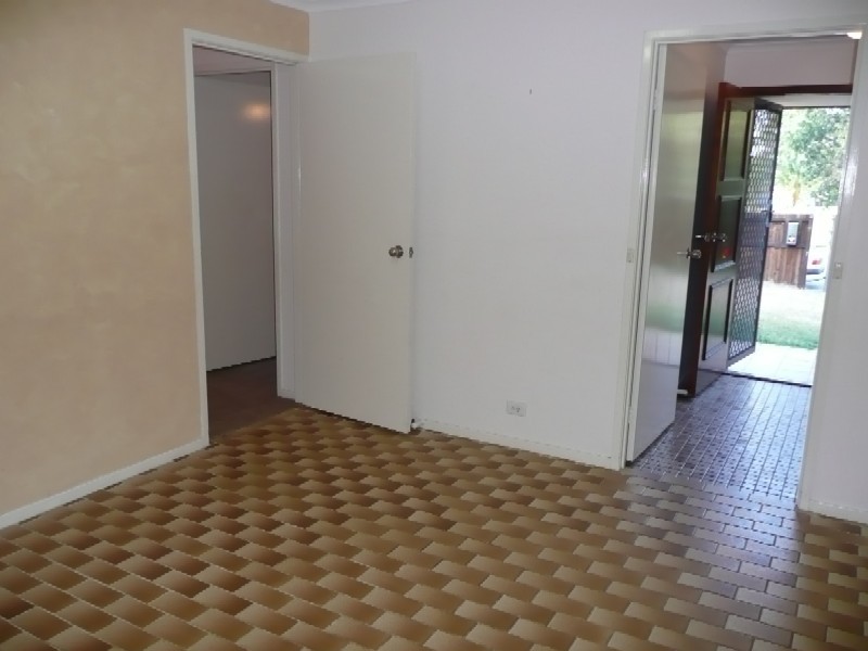 19 Caesar Road, Ferny Hills QLD 4055