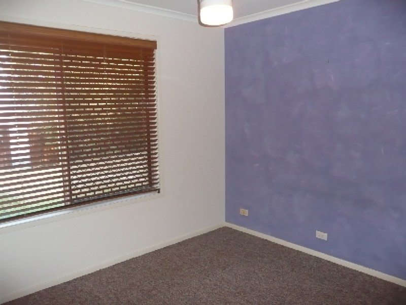 19 Caesar Road, Ferny Hills QLD 4055