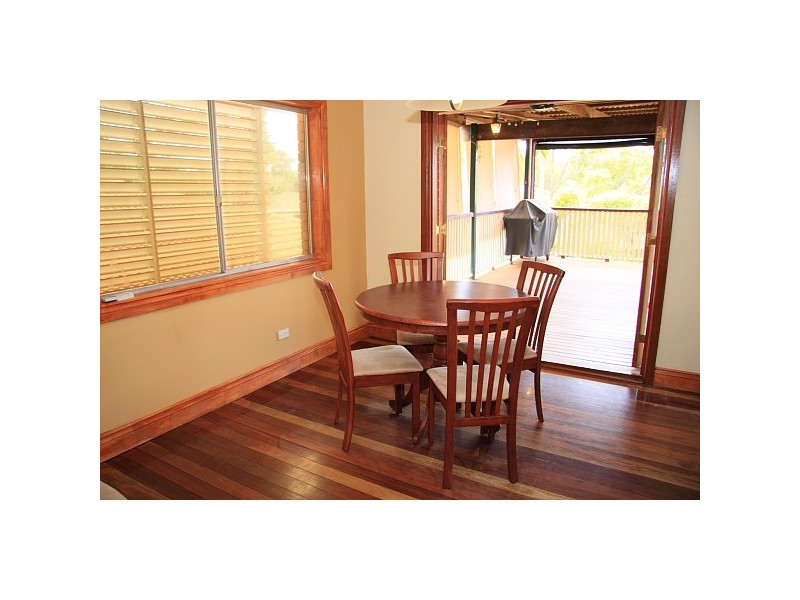 11 McGinn Road, Ferny Grove QLD 4055