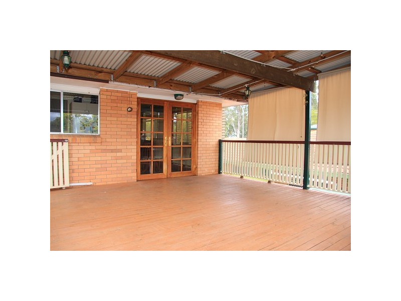 11 McGinn Road, Ferny Grove QLD 4055