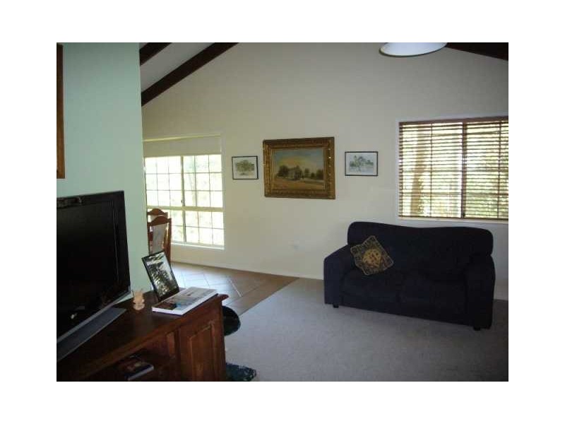 41 Barber Road, Ferny Hills QLD 4055