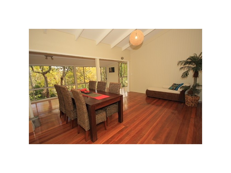 11 Barber Road, Ferny Hills QLD 4055