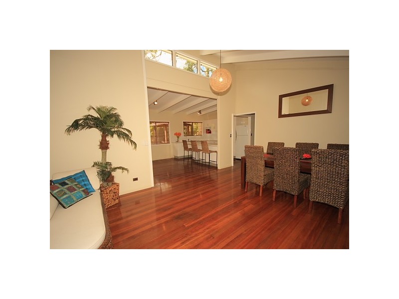 11 Barber Road, Ferny Hills QLD 4055