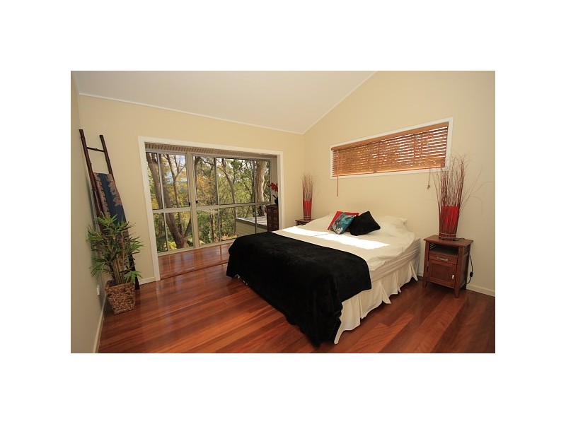 11 Barber Road, Ferny Hills QLD 4055