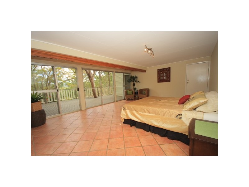 11 Barber Road, Ferny Hills QLD 4055