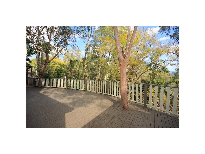 11 Barber Road, Ferny Hills QLD 4055