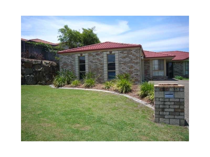 8 Lynagh Court, Arana Hills QLD 4054