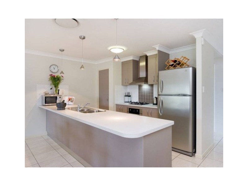 8 Avalon Place, Upper Kedron QLD 4055