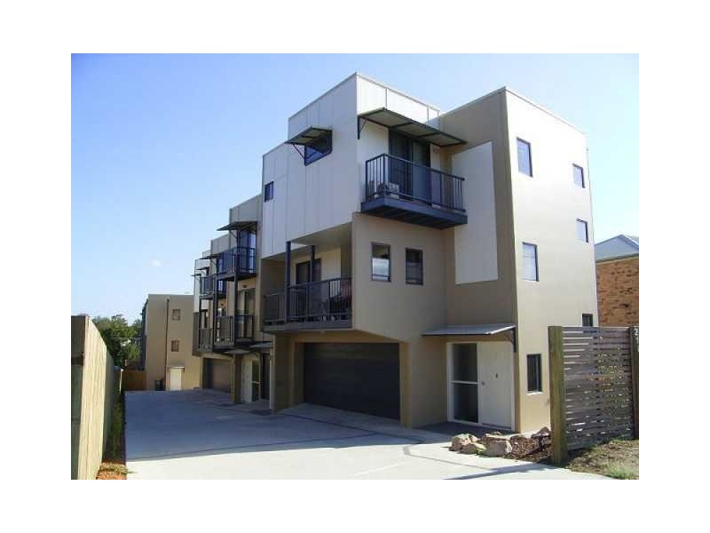 2/216 Pickering Street, Enoggera QLD 4051