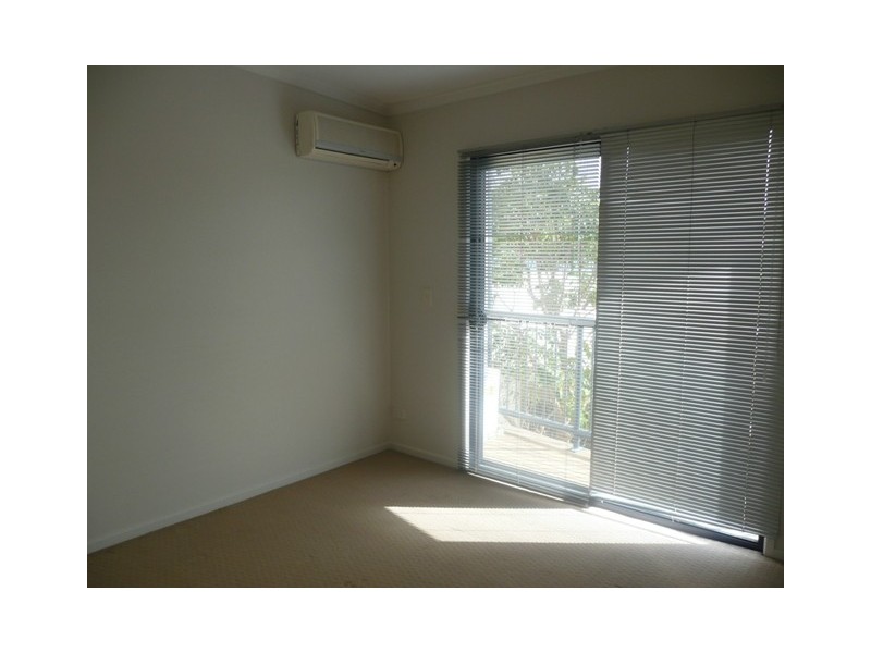 2/216 Pickering Street, Enoggera QLD 4051