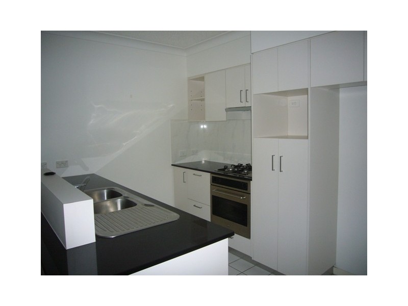 204/21 Patrick Lane, Toowong QLD 4066