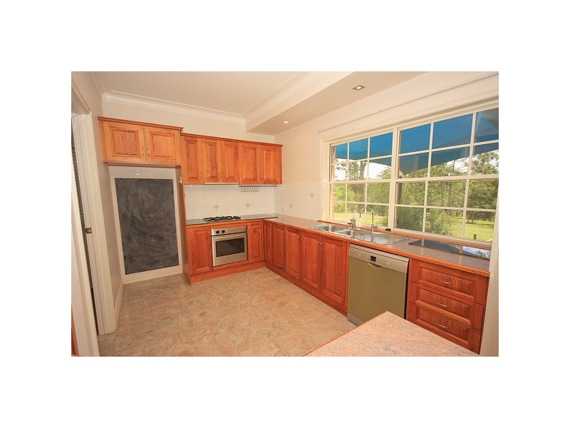 91 McLean South Road, Camp Mountain QLD 4520