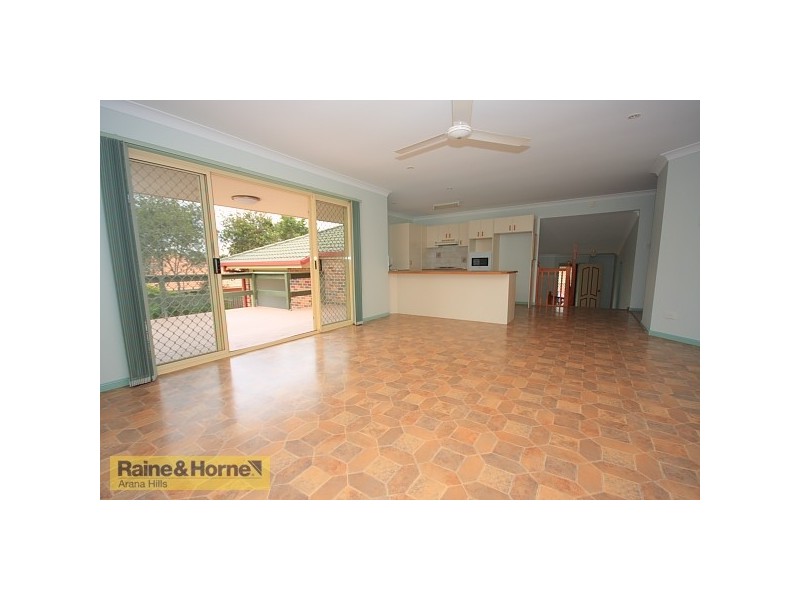 4 Fiddle Court, Arana Hills QLD 4054