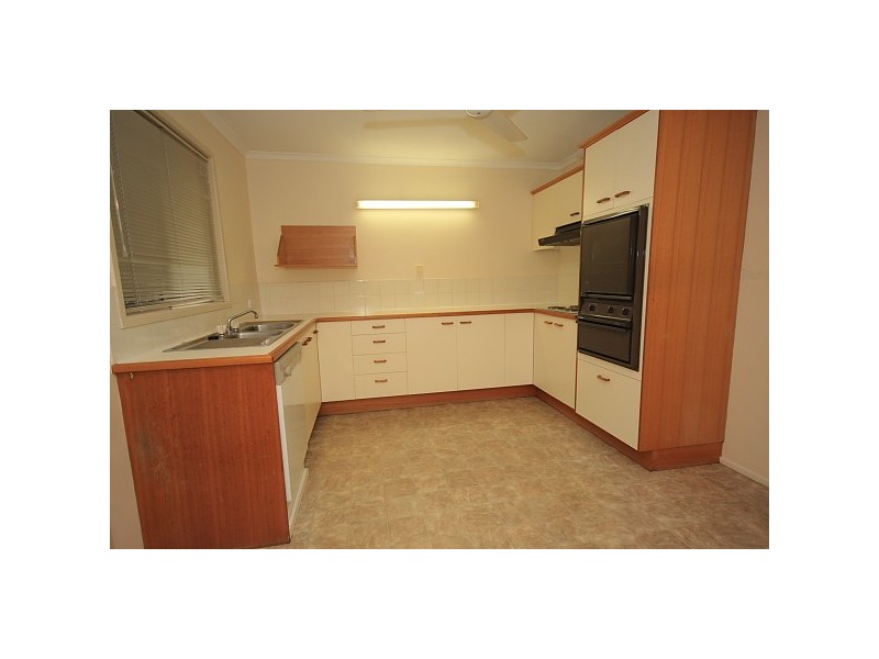 4/9 Leslie Street, Arana Hills QLD 4054