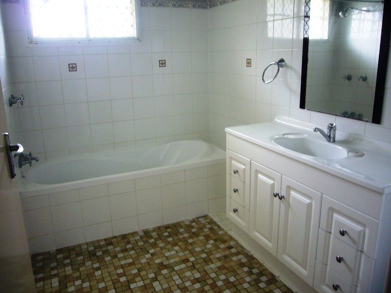 13 Penambul Crescent, Ferny Hills QLD 4055