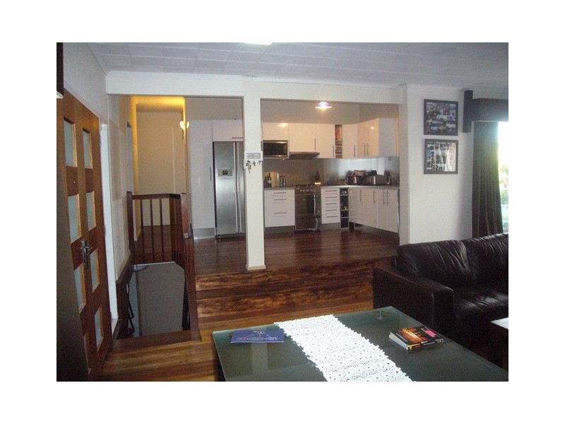 32 Patricks Road, Arana Hills QLD 4054