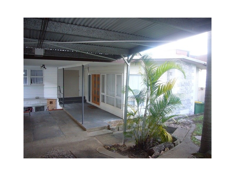 32 Patricks Road, Arana Hills QLD 4054