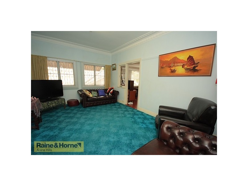 76 Taringa Parade, Indooroopilly QLD 4068
