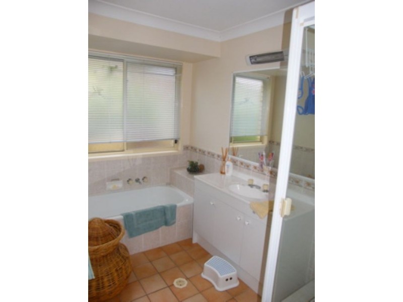 11 Lynagh Court, Arana Hills QLD 4054