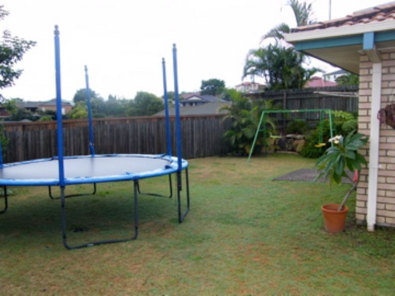 11 Lynagh Court, Arana Hills QLD 4054