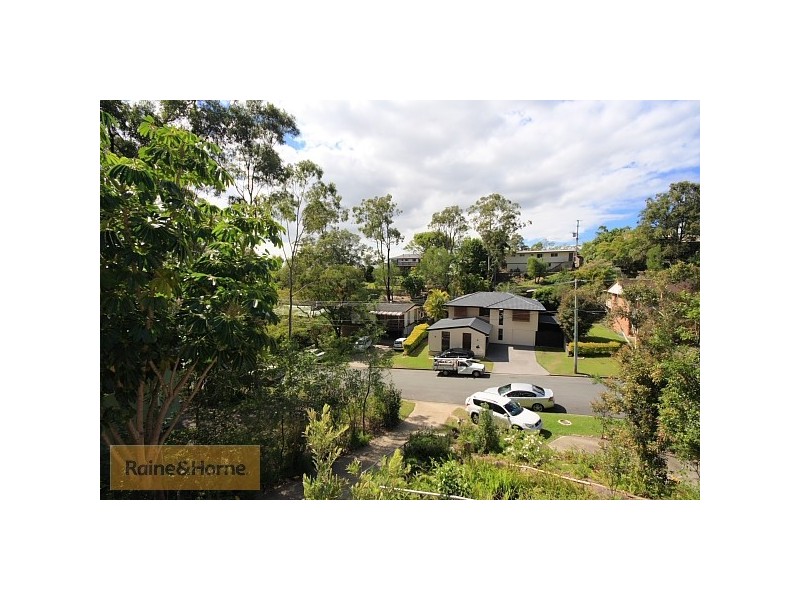 26 Yeerinbool Court, Arana Hills QLD 4054