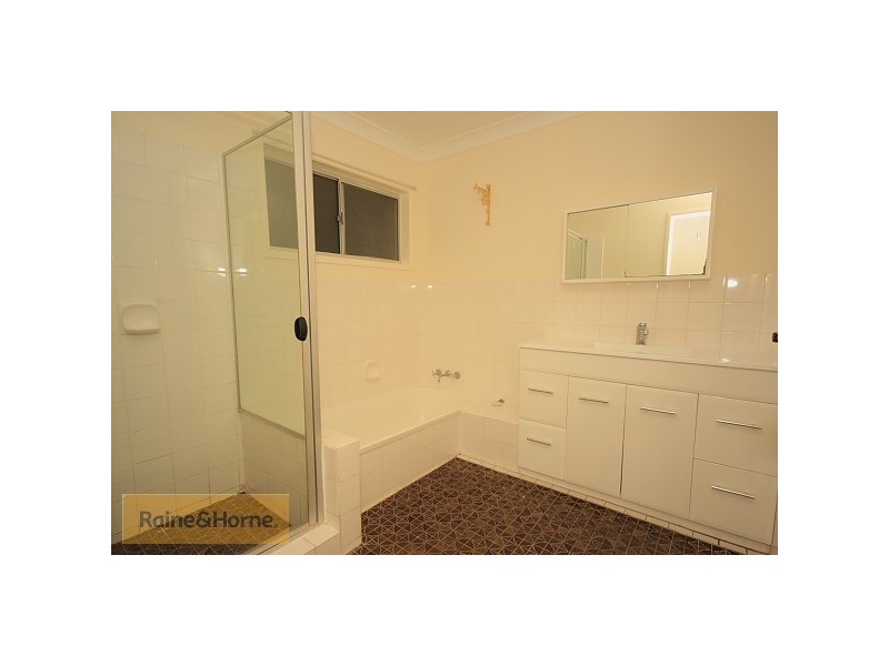 26 Yeerinbool Court, Arana Hills QLD 4054