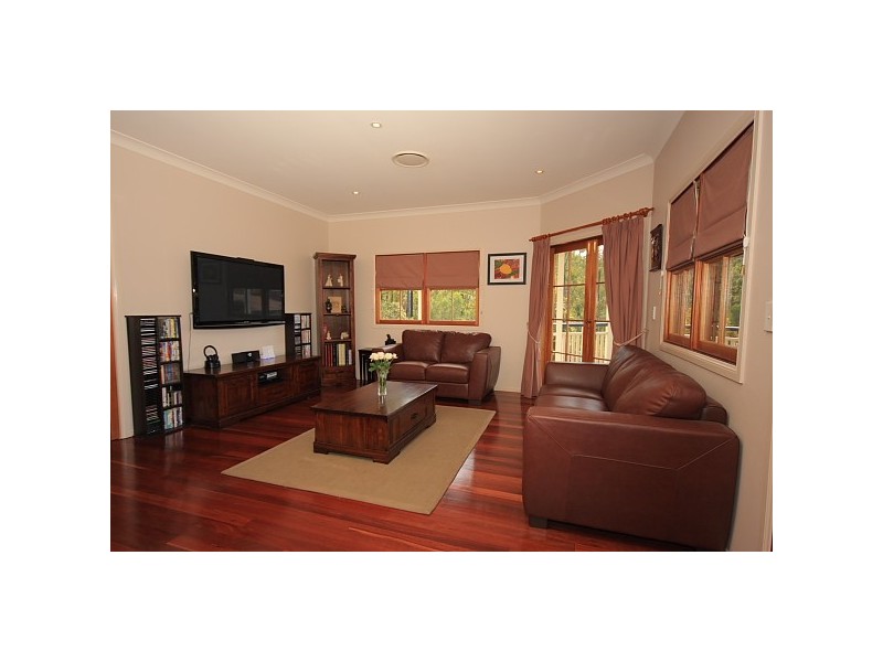 7 Bunyaville Close, Arana Hills QLD 4054