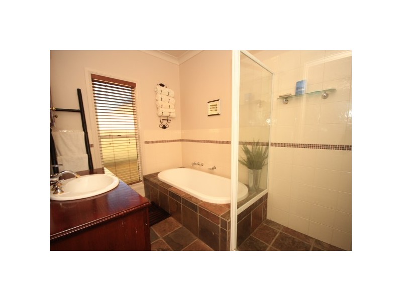 7 Bunyaville Close, Arana Hills QLD 4054