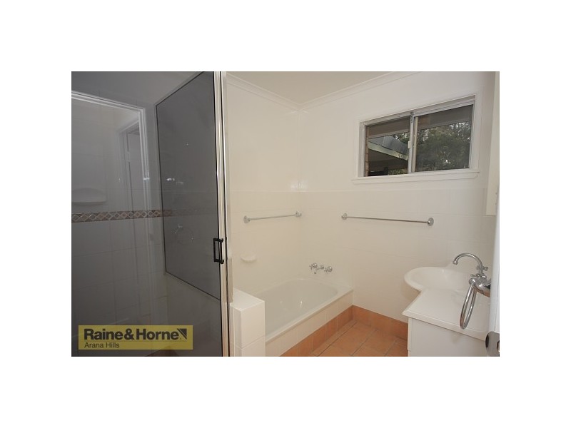 4 Kuringal Drive, Ferny Hills QLD 4055