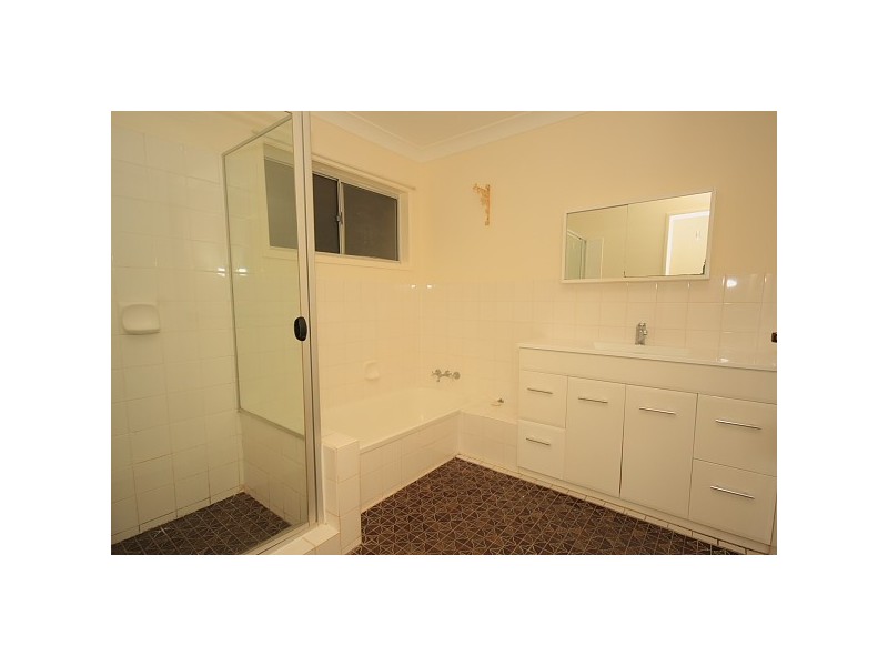 26 Yeerinbool Court, Arana Hills QLD 4054