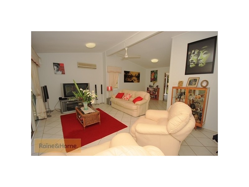 31 Bunora Avenue, Ferny Hills QLD 4055