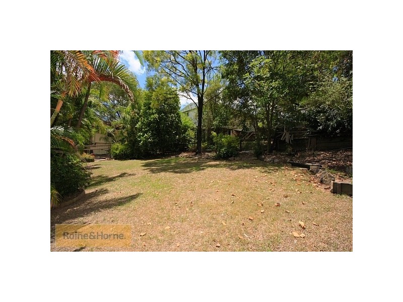 31 Bunora Avenue, Ferny Hills QLD 4055