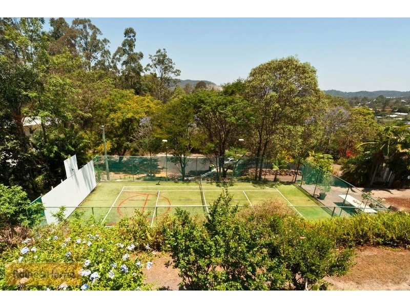 11 Camden Court, Arana Hills QLD 4054