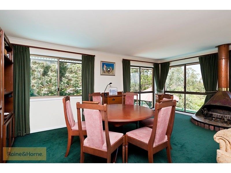 11 Camden Court, Arana Hills QLD 4054