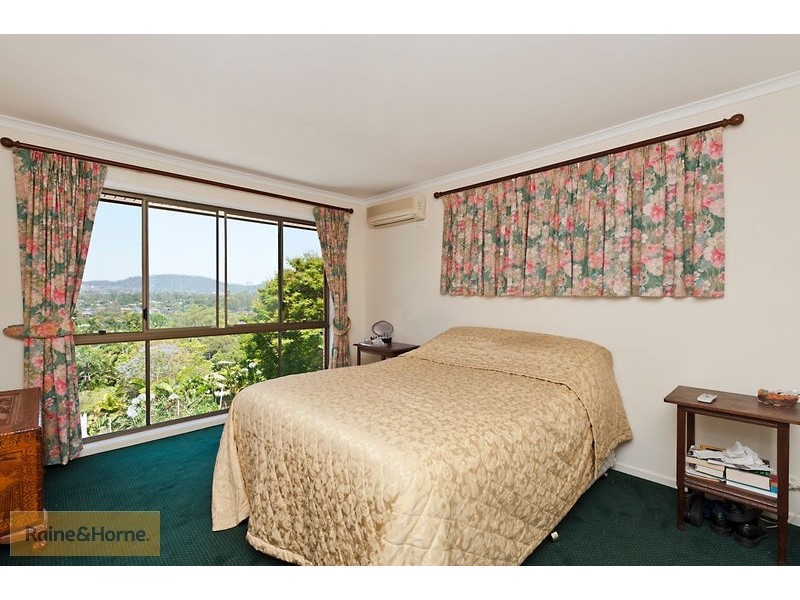 11 Camden Court, Arana Hills QLD 4054